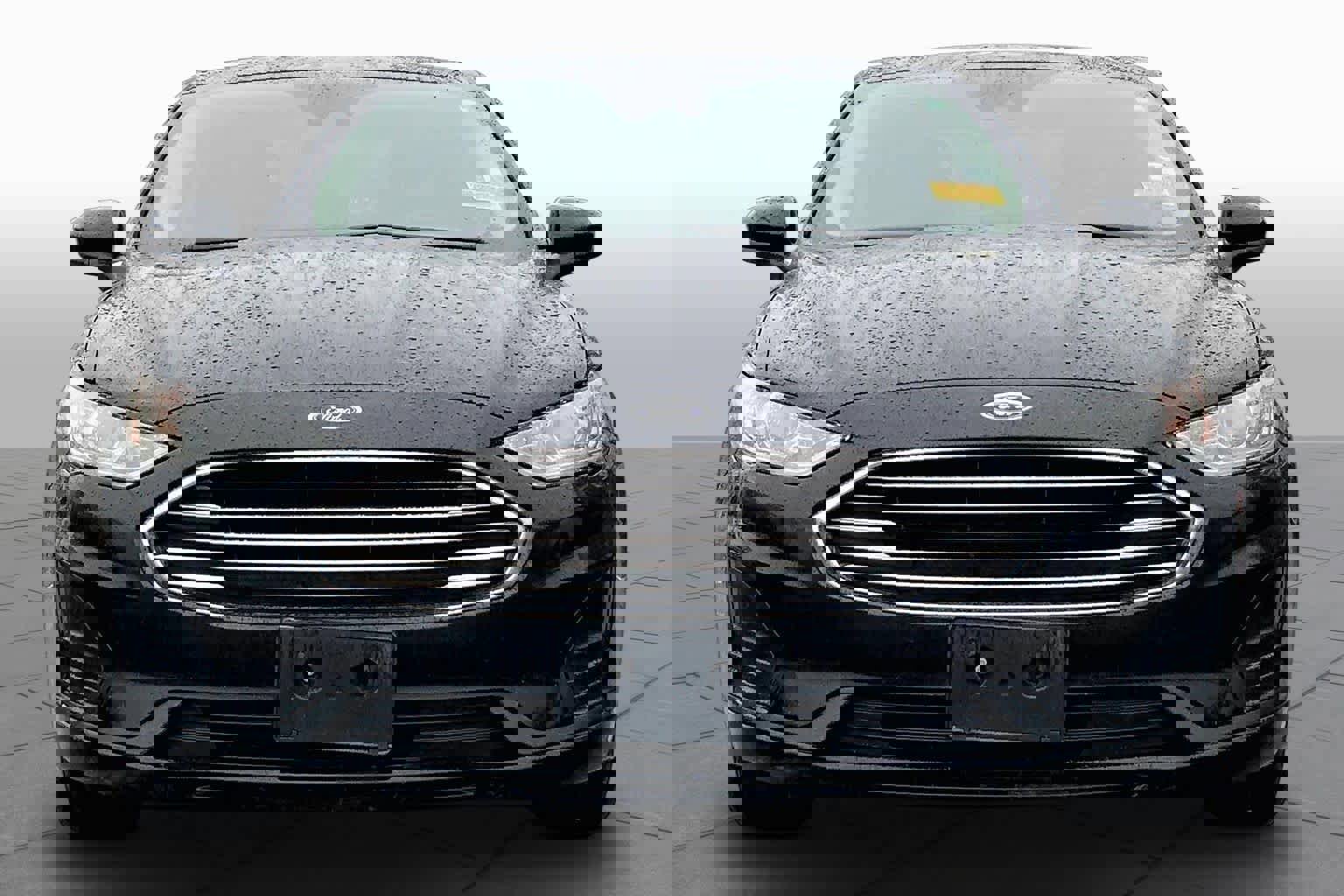 Used 2020 Ford Fusion SE image 4