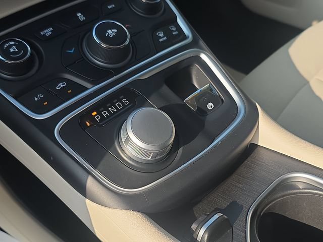 Used 2016 Chrysler 200 Limited w/ Convenience Group FWD image 20
