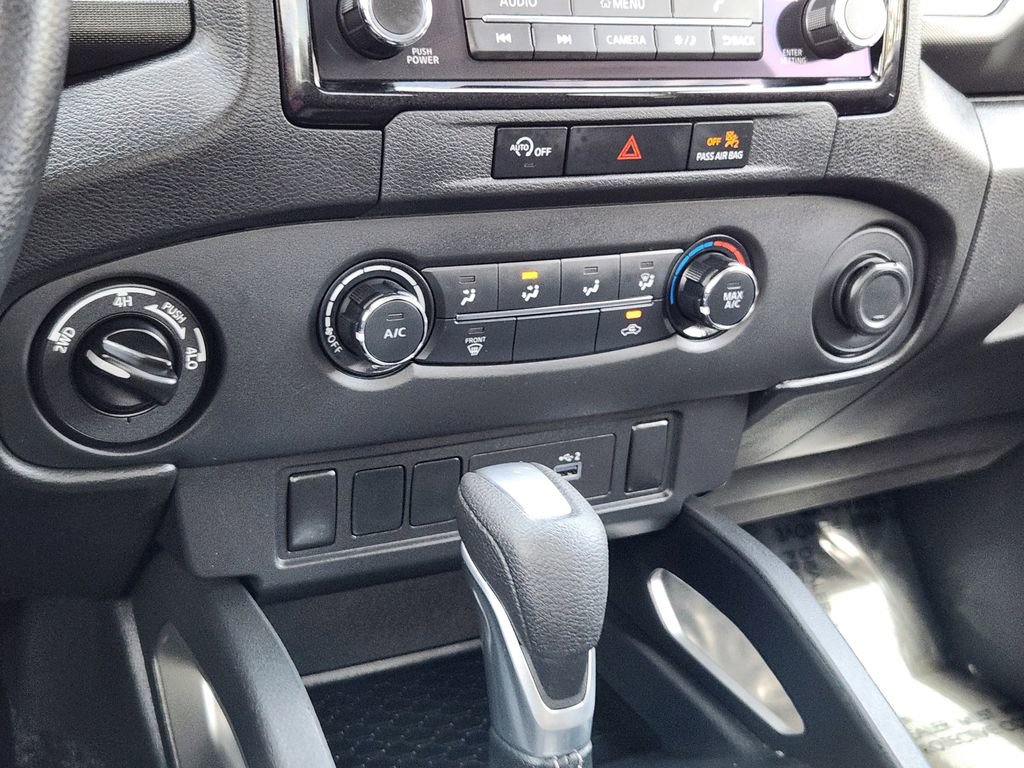 Used 2024 Nissan Frontier SV image 15