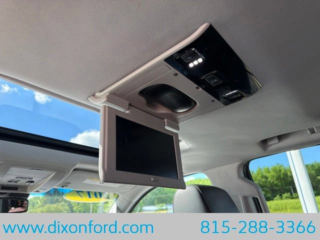Used 2017 Chevrolet Suburban Premier AWD/4WD image 23