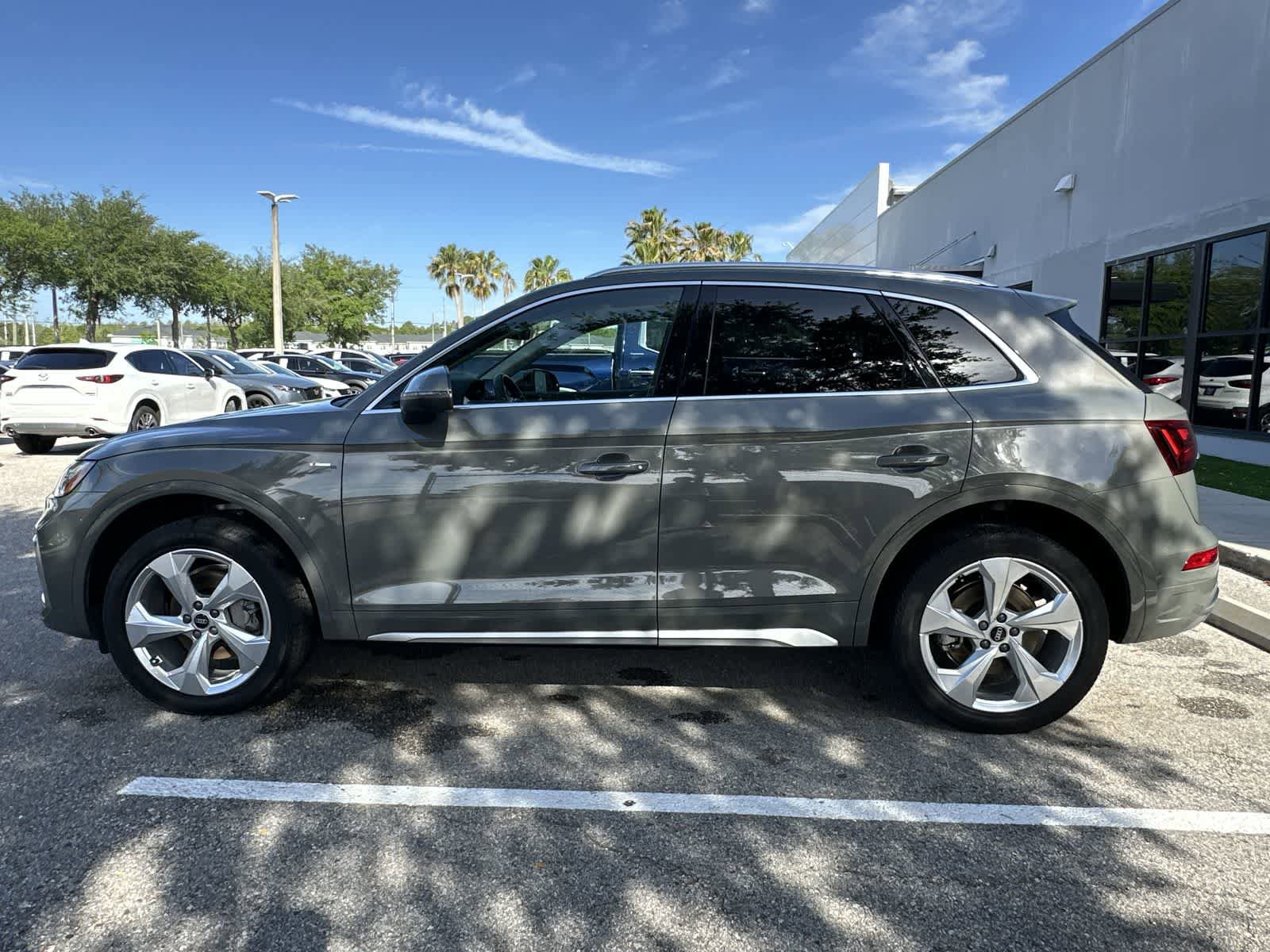 Used 2023 Audi Q5 2.0T Premium Plus w/ Premium Plus Package AWD/4WD image 5