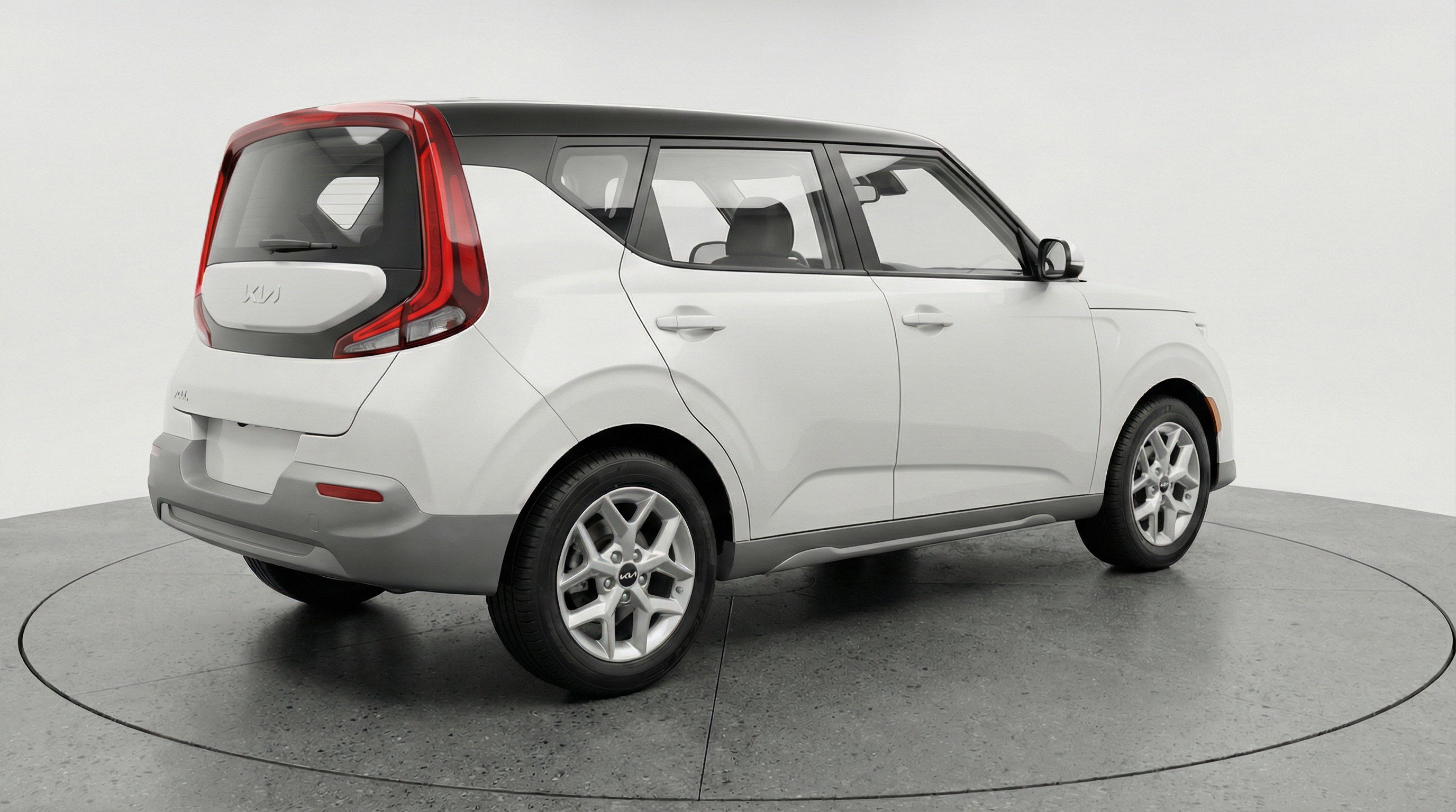 Used 2025 Kia Soul LX w/ LX Technology Package FWD image 9