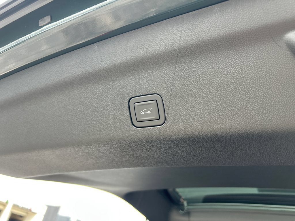 New 2026 GMC Yukon XL AT4 AWD/4WD image 37