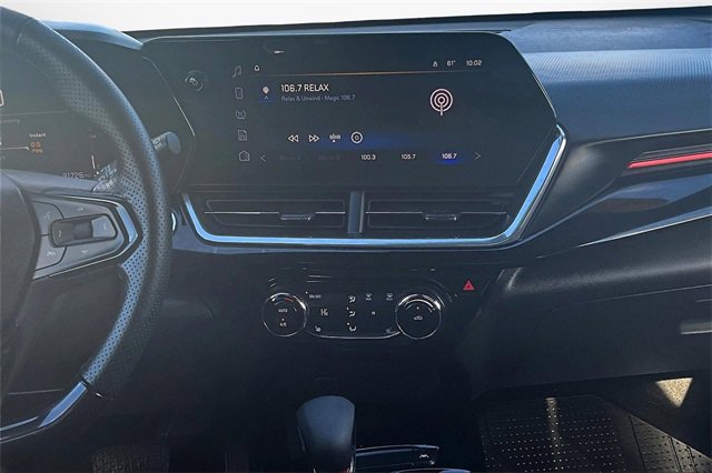 Used 2024 Chevrolet Trax RS w/ Sunroof Package image 6