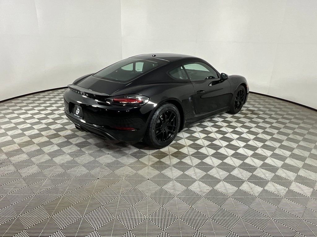 Used 2024 Porsche 718 Cayman image 4