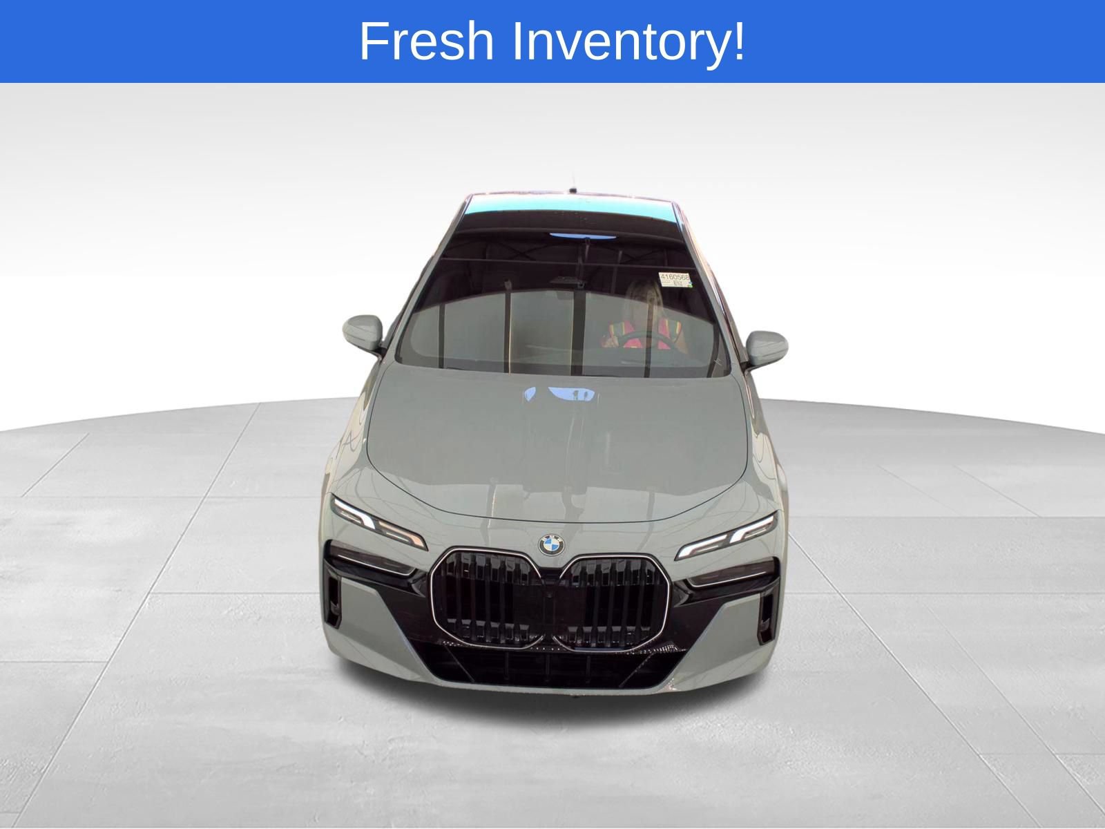 Used 2026 BMW 740i xDrive w/ Premium Package AWD/4WD image 2