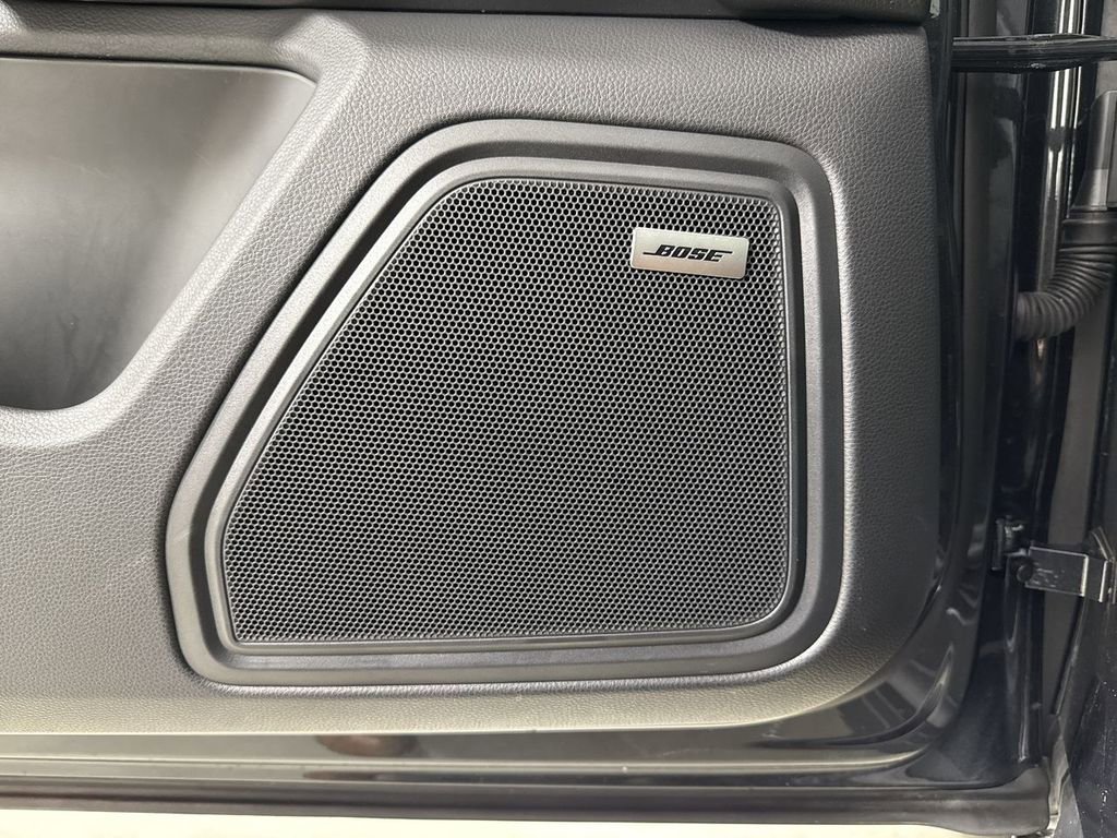 Certified 2025 Porsche Macan image 35