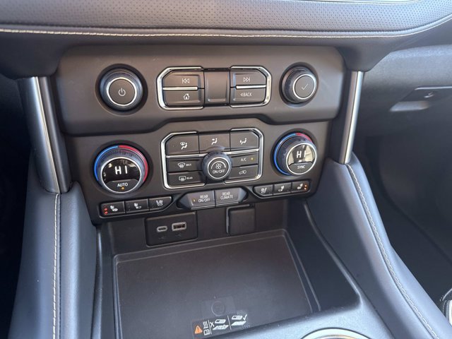 Used 2024 Chevrolet Tahoe Premier AWD/4WD image 25