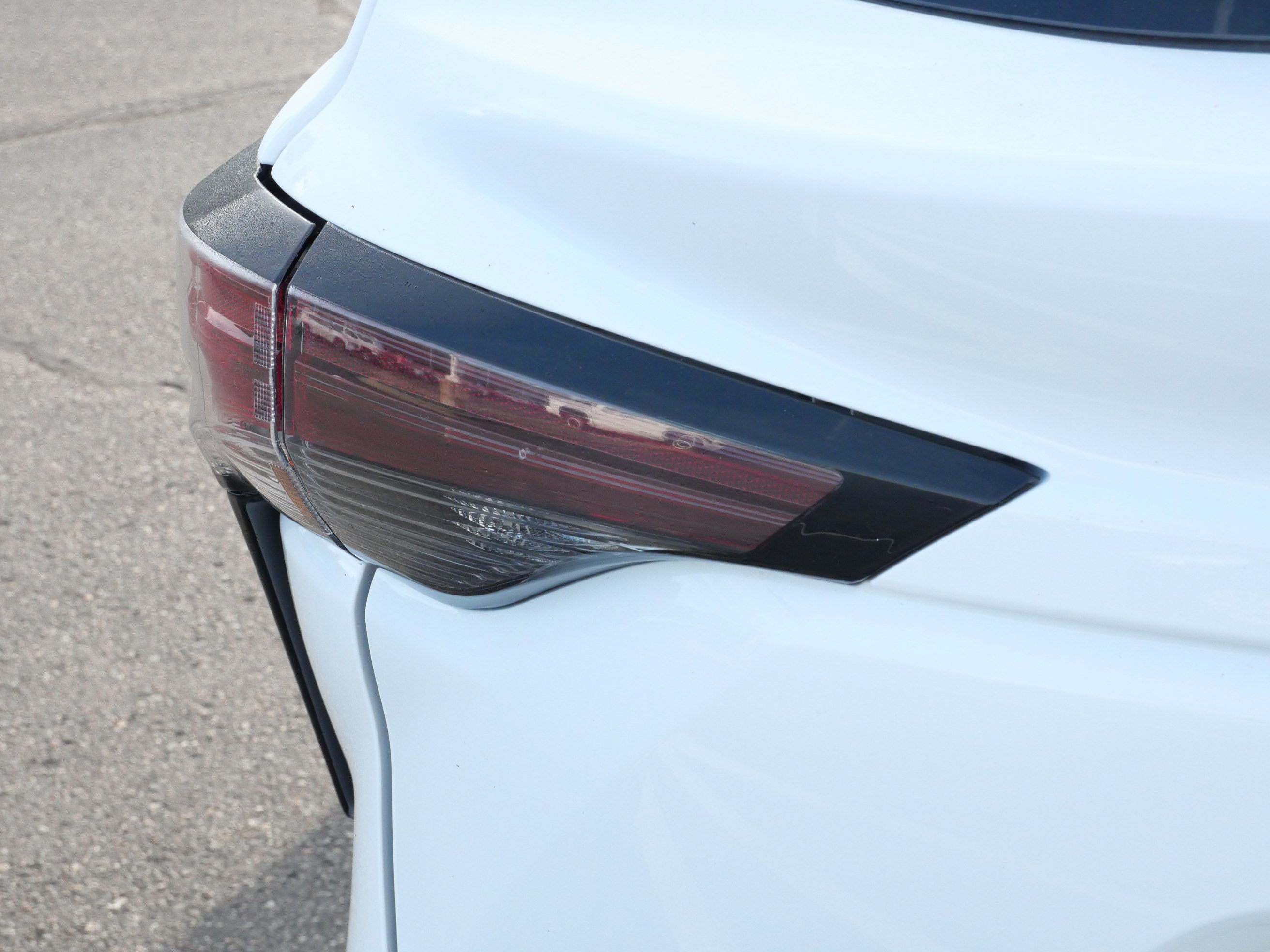 Certified 2025 Toyota Sienna LE AWD/4WD image 17