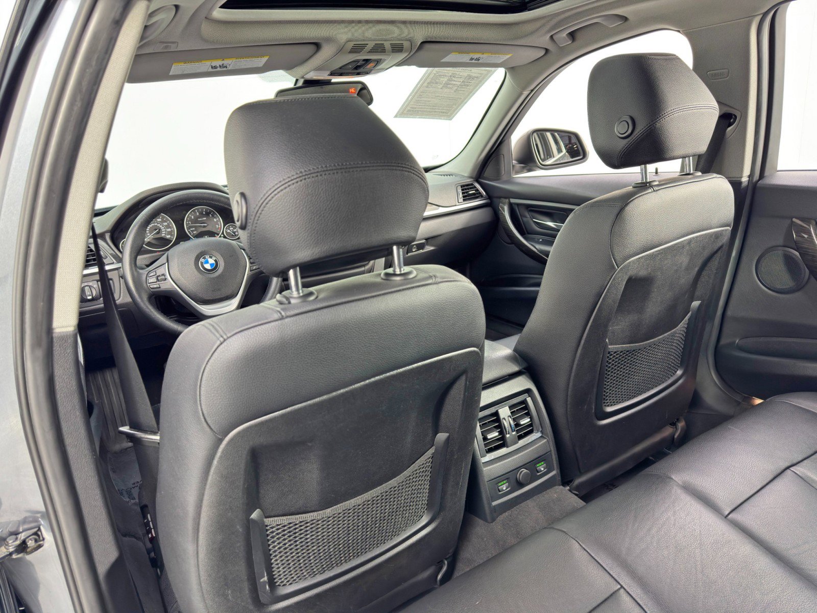 Used 2015 BMW 335i xDrive Sedan AWD/4WD image 34