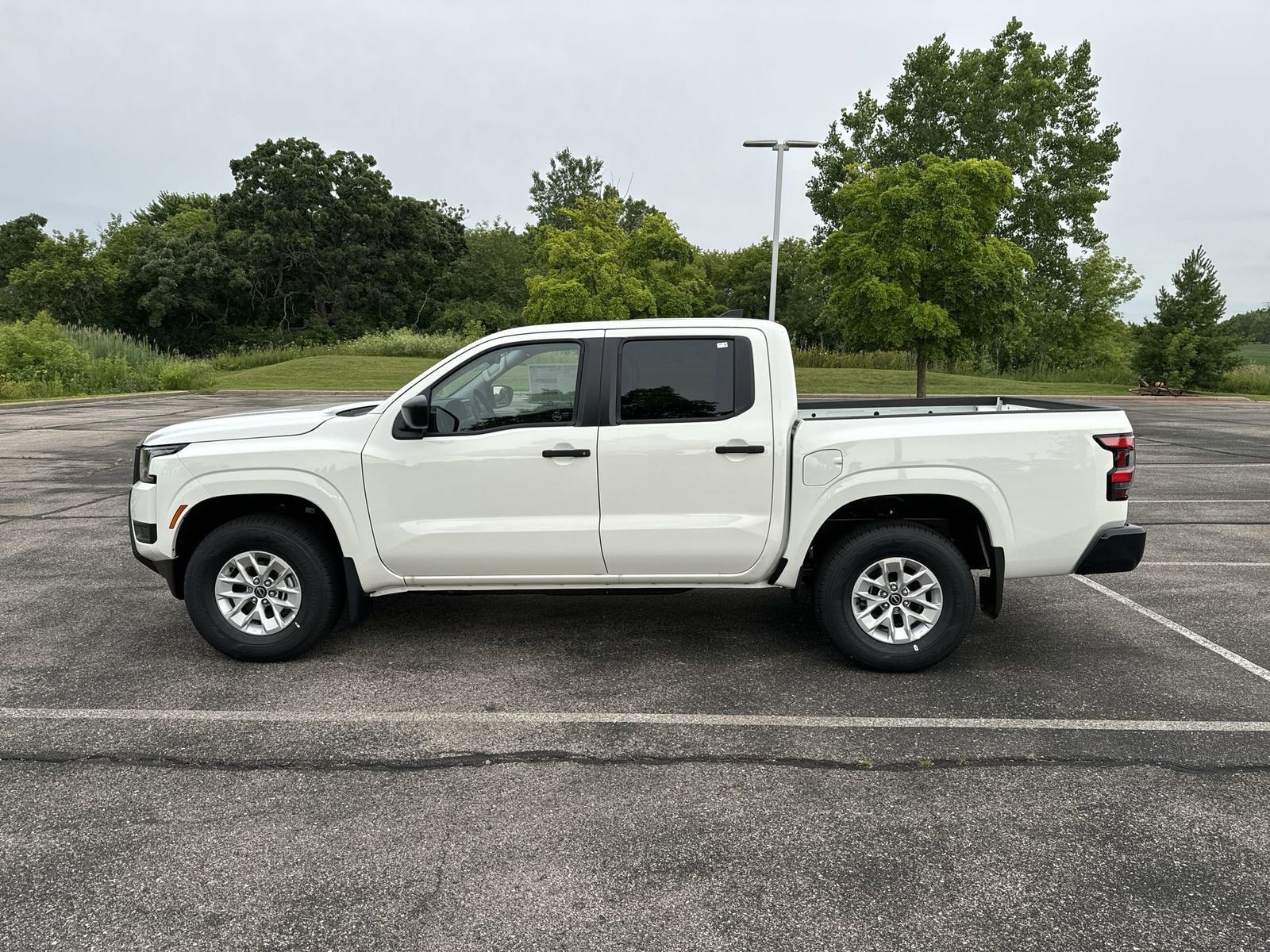 Certified 2025 Nissan Frontier S image 30