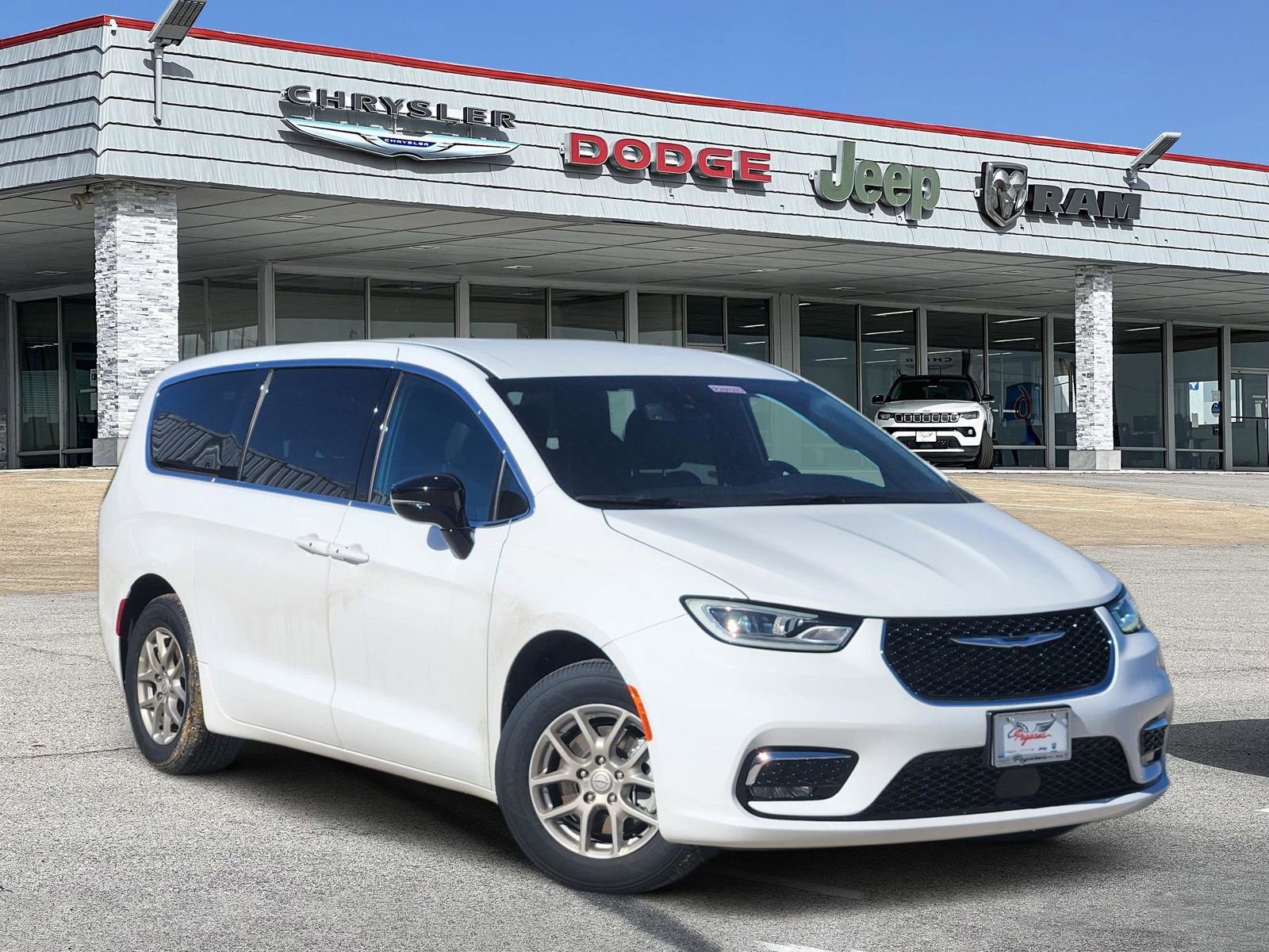 New 2026 Chrysler Pacifica Select