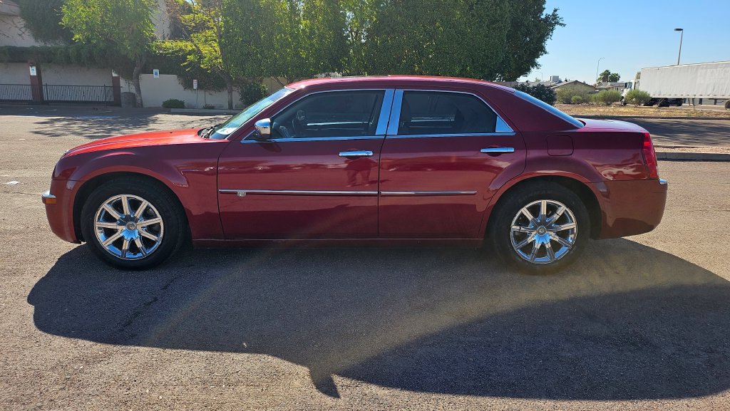 Used 2009 Chrysler 300 C RWD image 7