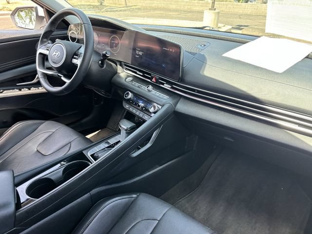 Used 2023 Hyundai Elantra Limited FWD image 12