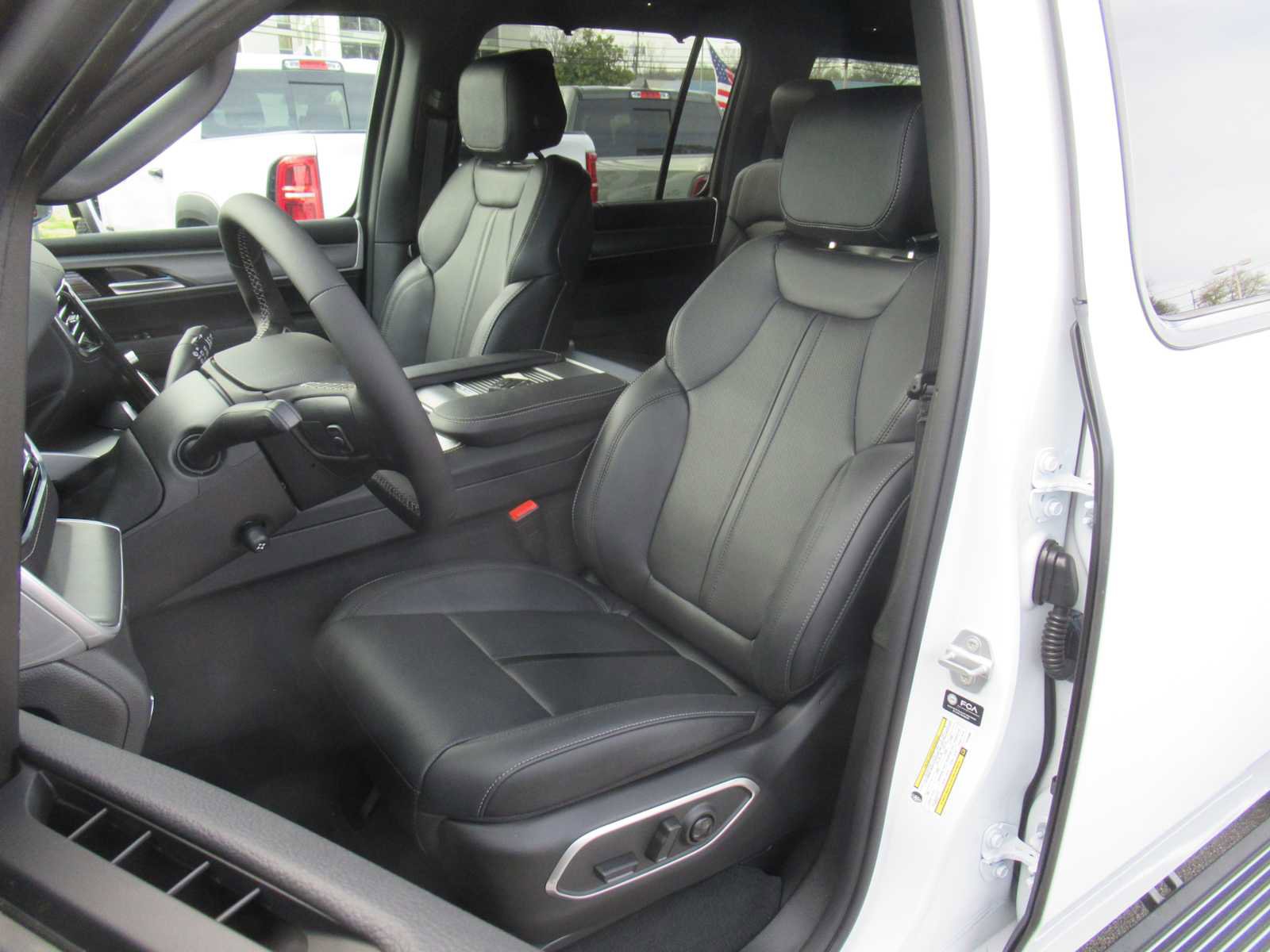 New 2026 Jeep Grand Wagoneer L Series II Obsidian image 21