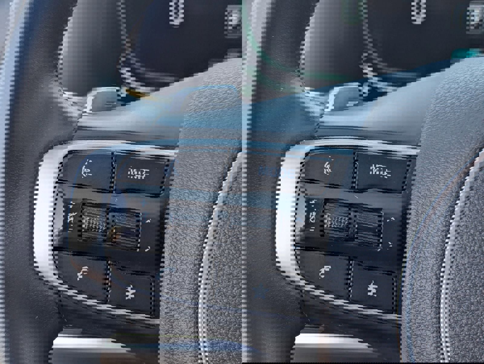 Used 2024 Kia Sportage EX image 28