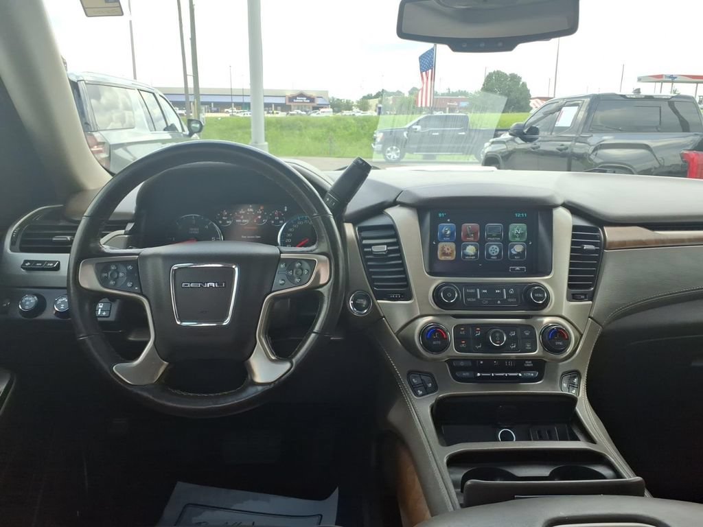 Used 2019 GMC Yukon Denali w/ Denali Ultimate Package AWD/4WD image 14