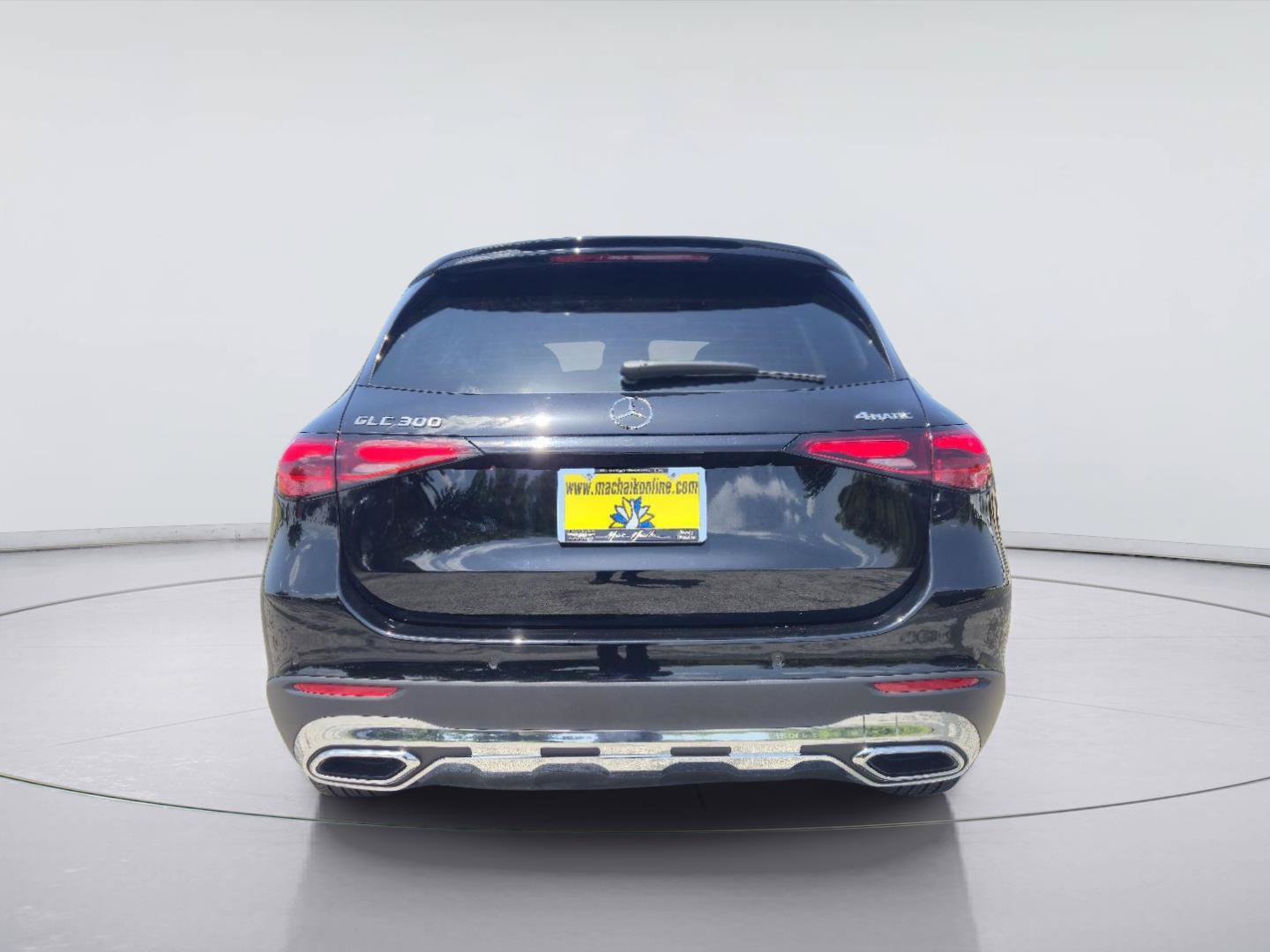 Used 2025 Mercedes-Benz GLC 300 4MATIC image 4