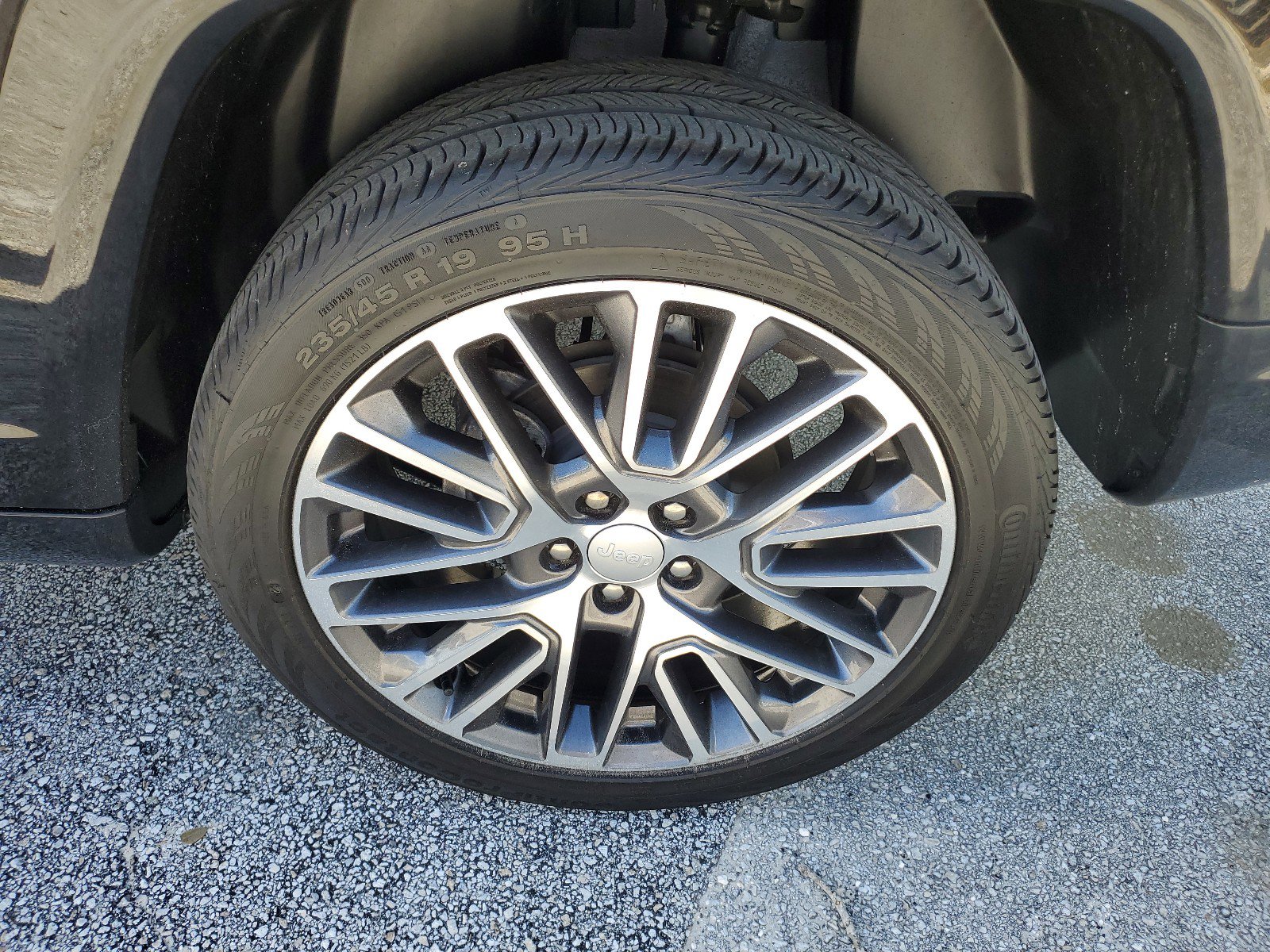 Used 2023 Jeep Compass Limited w/ Elite Group image 13