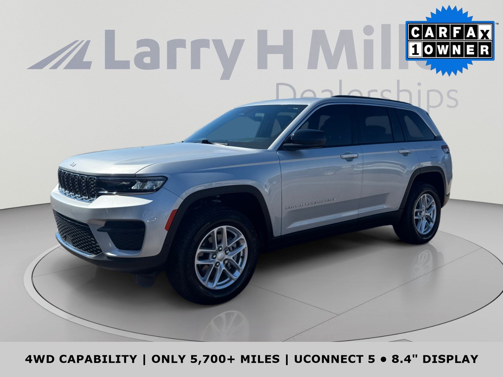 Used 2025 Jeep Grand Cherokee Laredo w/ Luxury Tech Group I AWD/4WD image 1