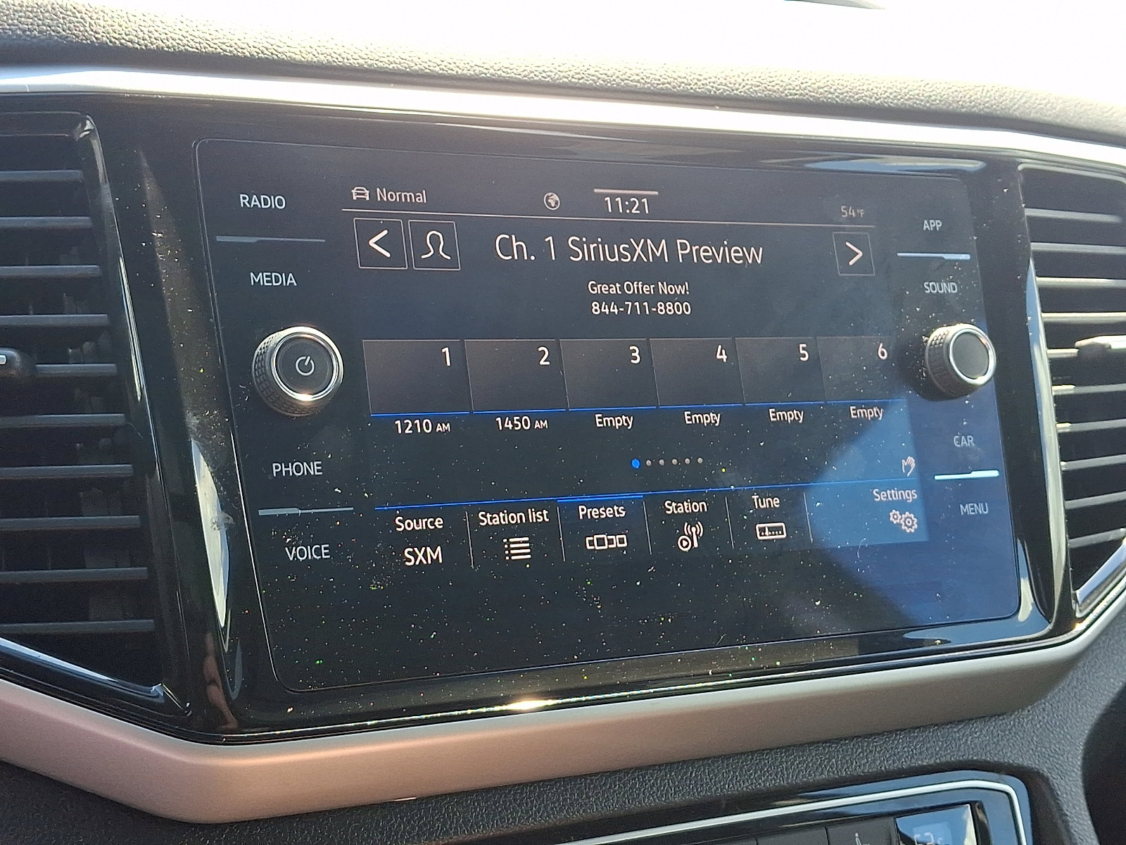 Certified 2022 Volkswagen Atlas Cross Sport SE w/ Panoramic Sunroof Package image 17