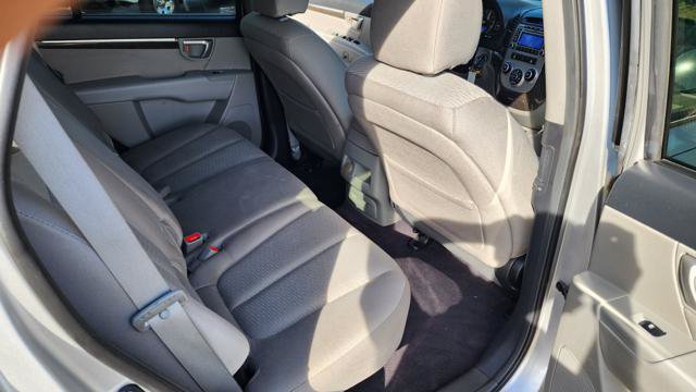 Used 2009 Hyundai Santa Fe GLS FWD image 16