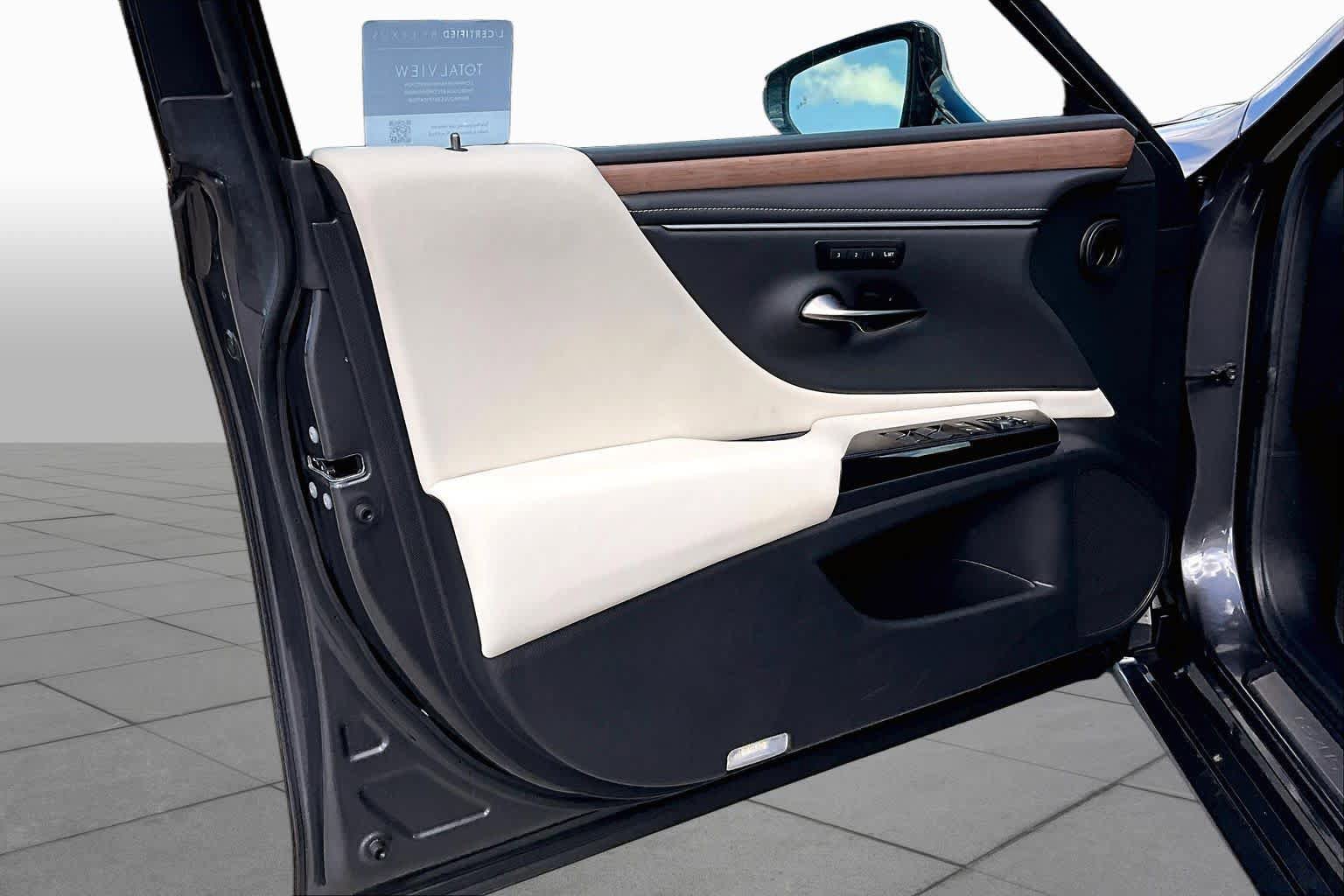 Used 2025 Lexus ES 350 w/ Premium Package FWD image 22