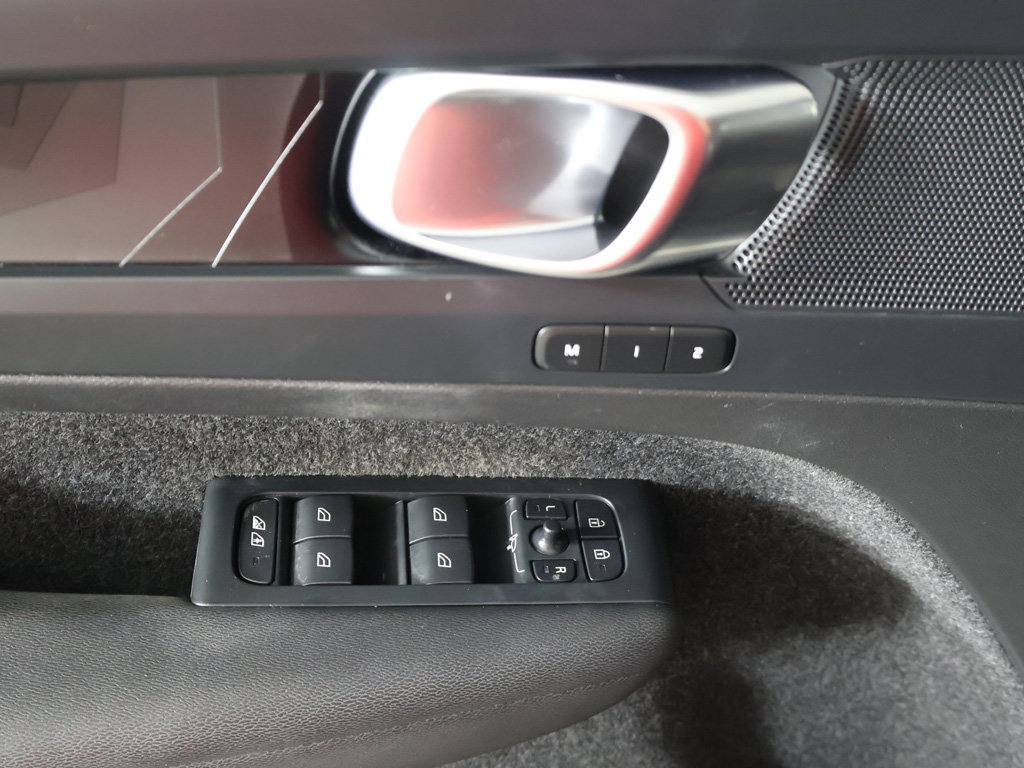 Used 2023 Volvo C40 Recharge Core AWD/4WD image 36