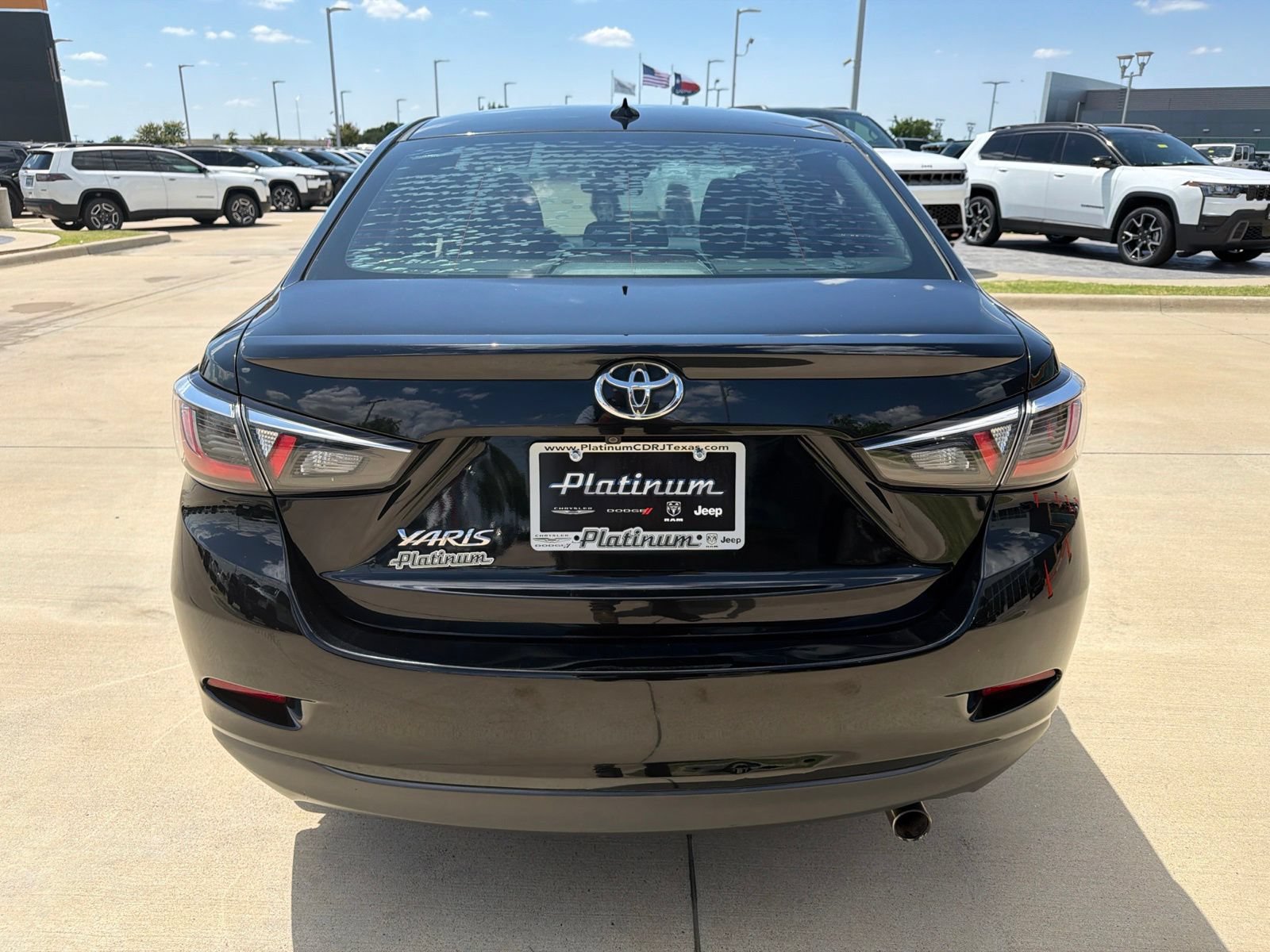 Used 2019 Toyota Yaris LE FWD image 4