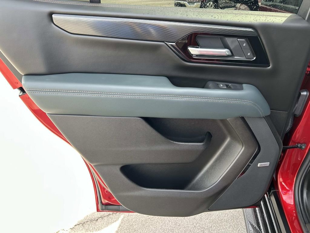 Used 2026 GMC Yukon AT4 w/ LPO, Floor Liner Package image 24