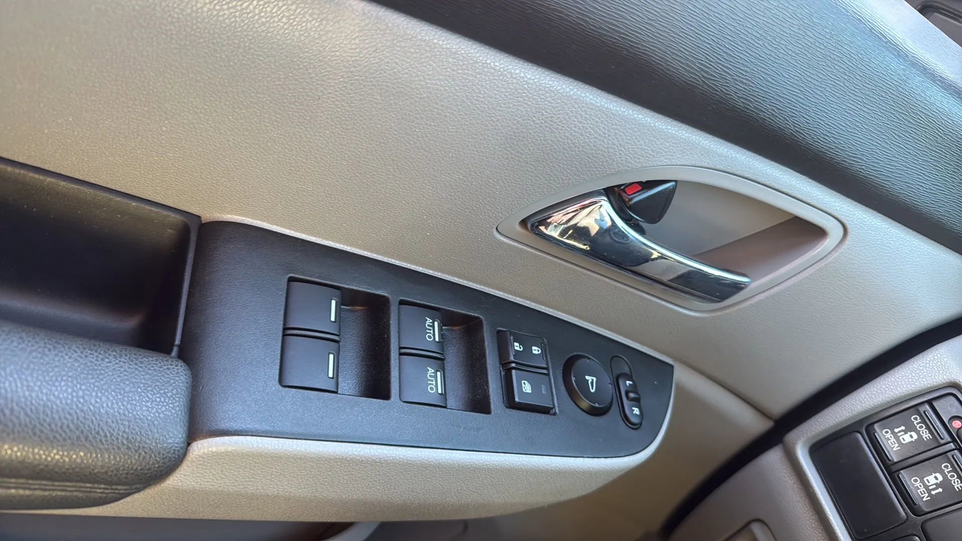 Used 2016 Honda Odyssey SE image 22