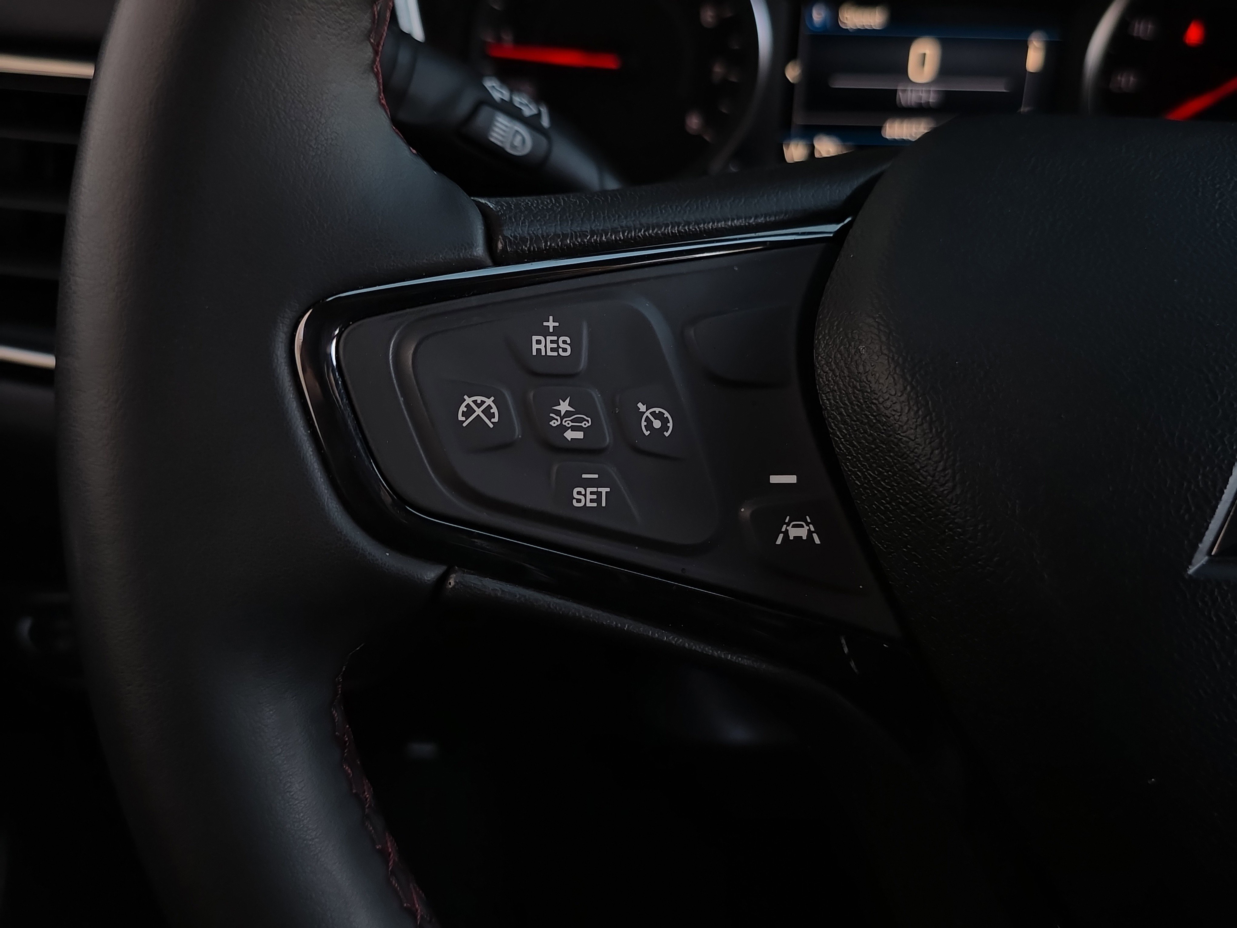 Used 2023 Chevrolet Equinox RS w/ LPO, Cargo Package image 18