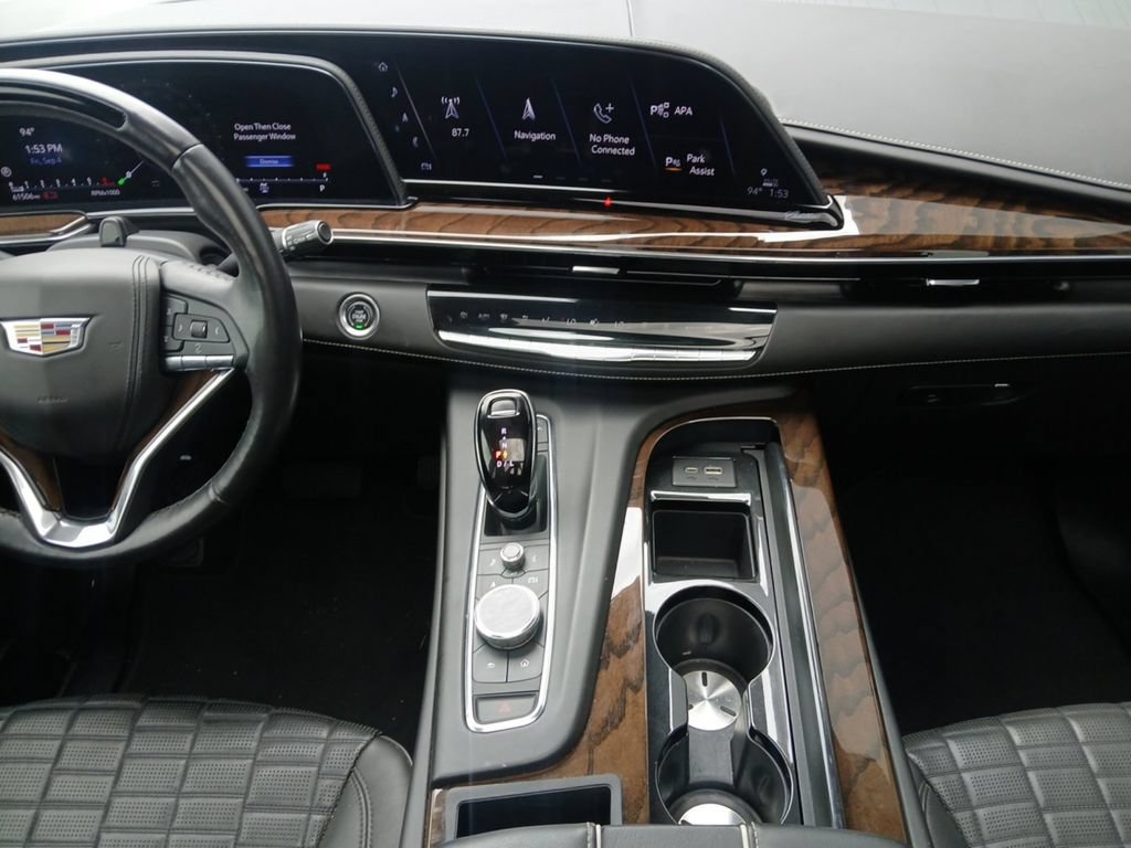 Used 2023 Cadillac Escalade Sport Platinum AWD/4WD image 3