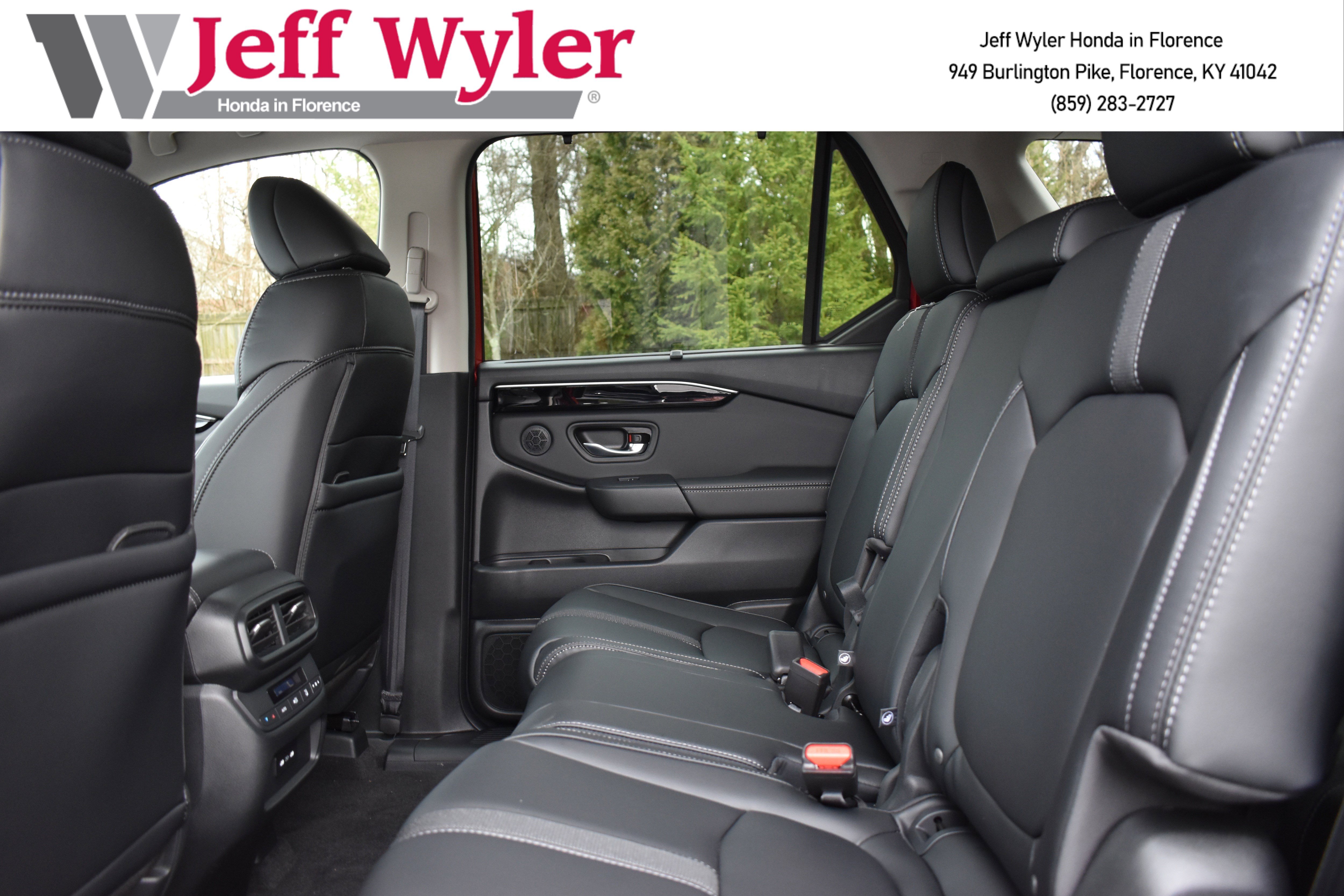 New 2025 Honda Pilot Touring image 13