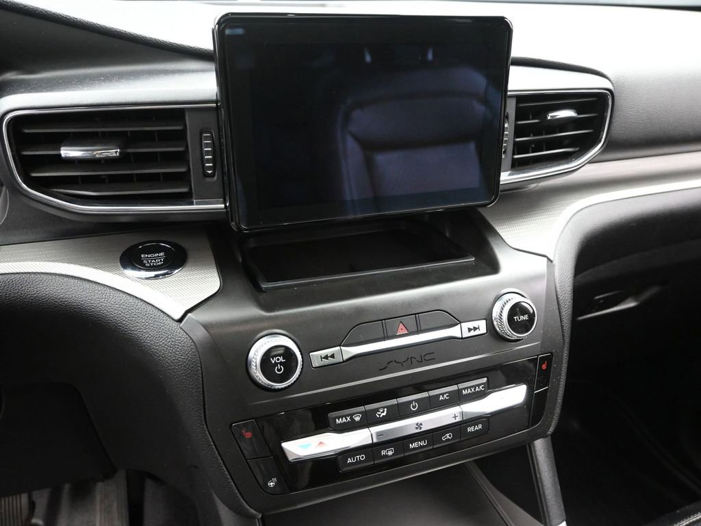 Used 2020 Ford Explorer XLT w/ Equipment Group 202A image 20