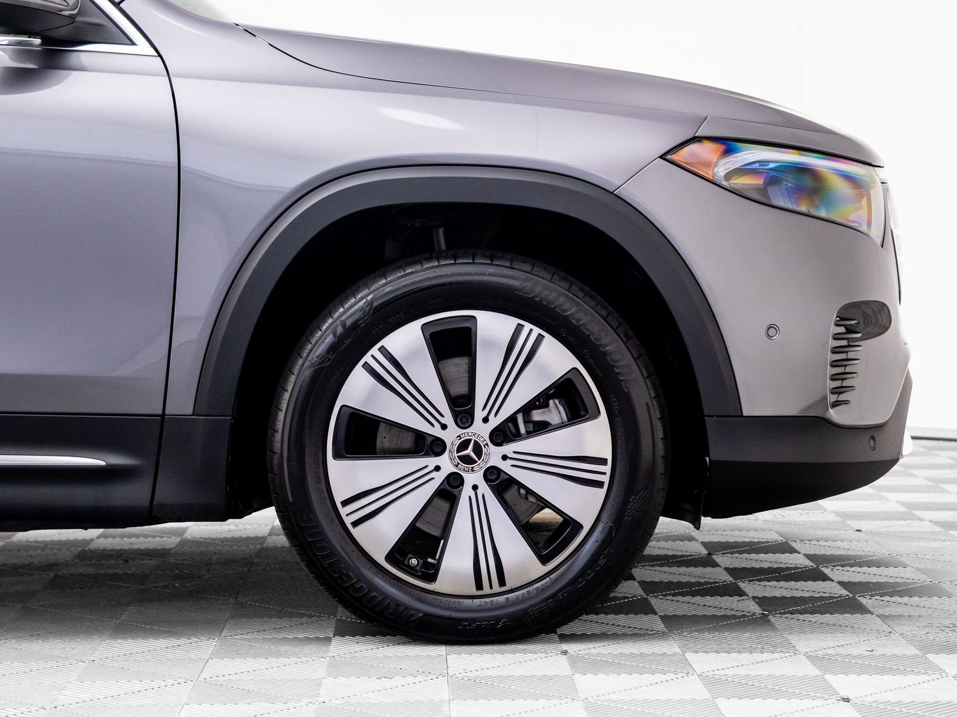 Used 2023 Mercedes-Benz EQB 300 4MATIC w/ Exclusive Package image 35