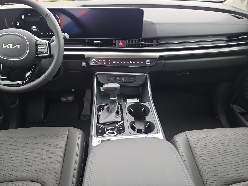 New 2026 Kia Carnival SX w/ SX Dark Edition Package FWD image 15