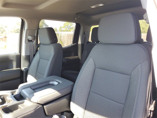 New 2026 Chevrolet Silverado 1500 Custom w/ LPO, Dark Essentials Package image 17