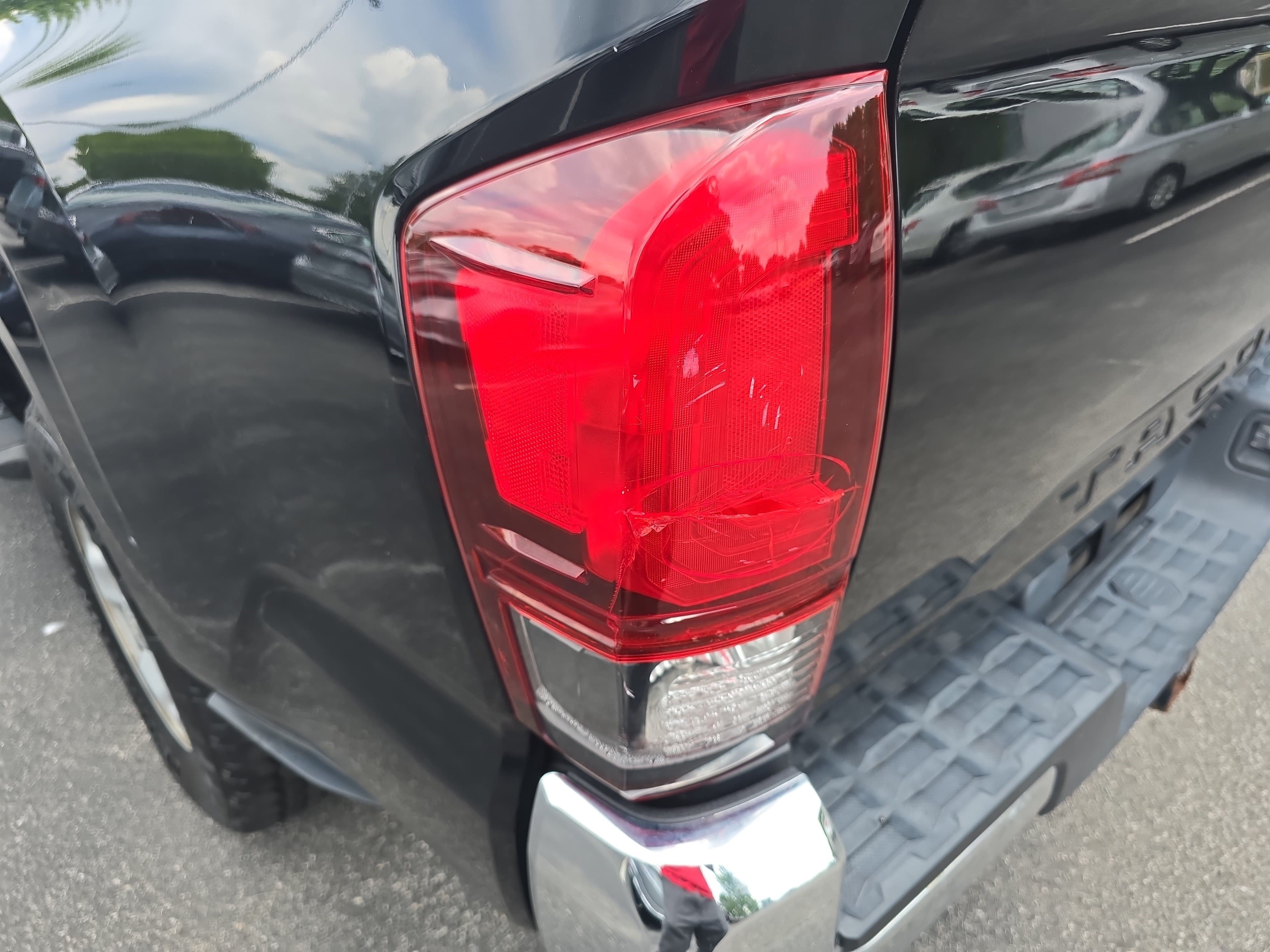 Used 2022 Toyota Tacoma SR5 RWD image 31