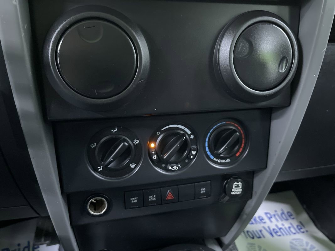 Used 2008 Jeep Wrangler Unlimited Rubicon w/ Dual Top Group image 23