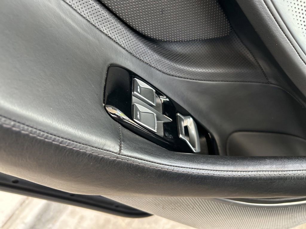 Used 2020 McLaren GT image 40