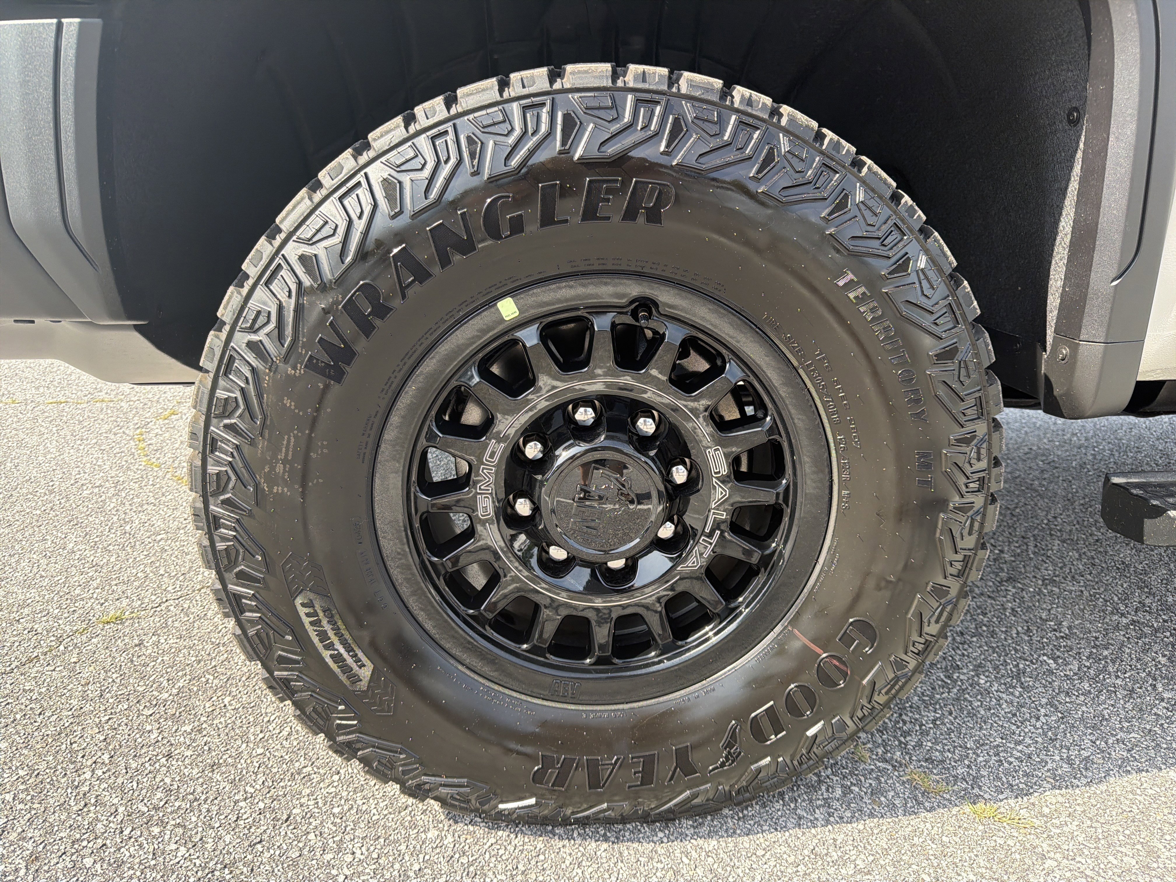 New 2026 GMC Sierra 2500 AT4X w/ AT4X AEV Edition AWD/4WD image 12
