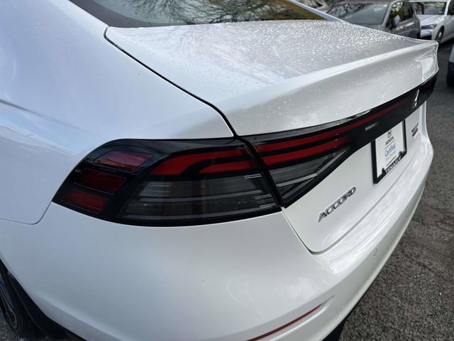 Used 2025 Honda Accord Touring image 9