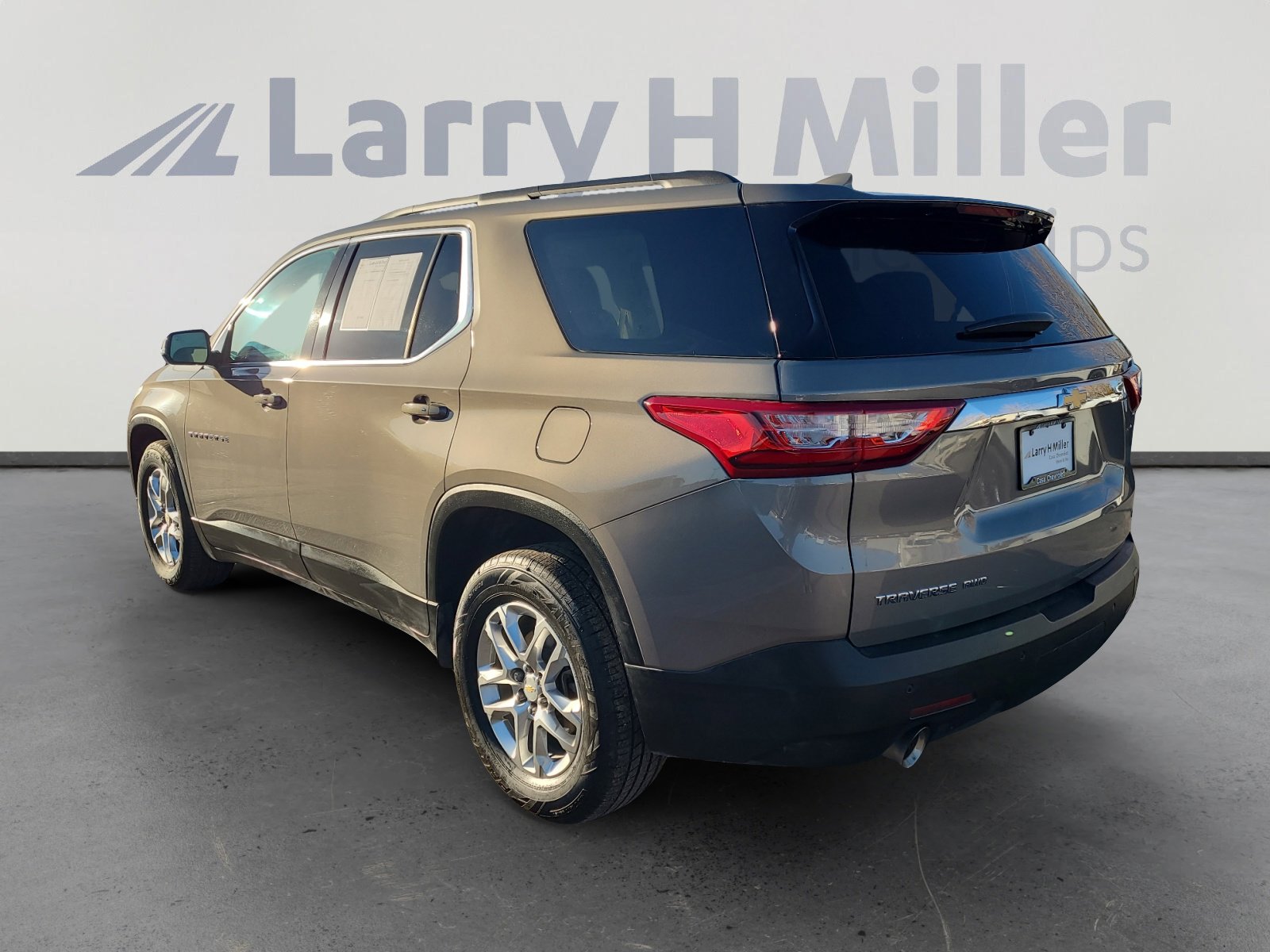 Used 2019 Chevrolet Traverse LT image 3