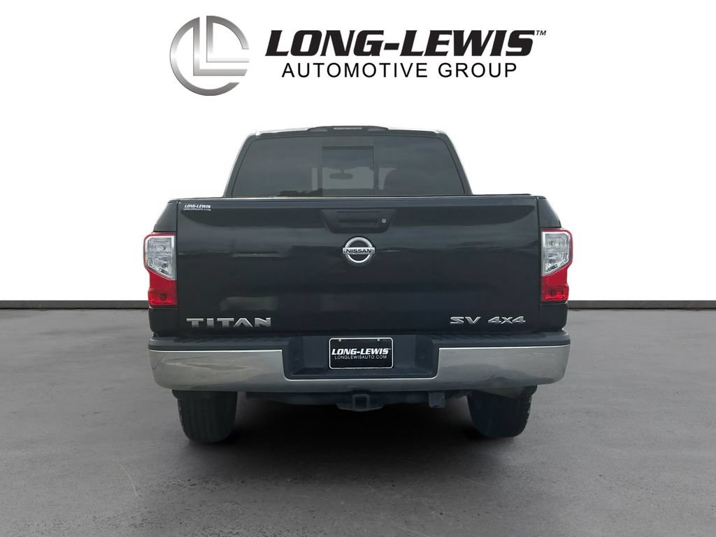 Used 2017 Nissan Titan 4x4 Crew Cab image 5