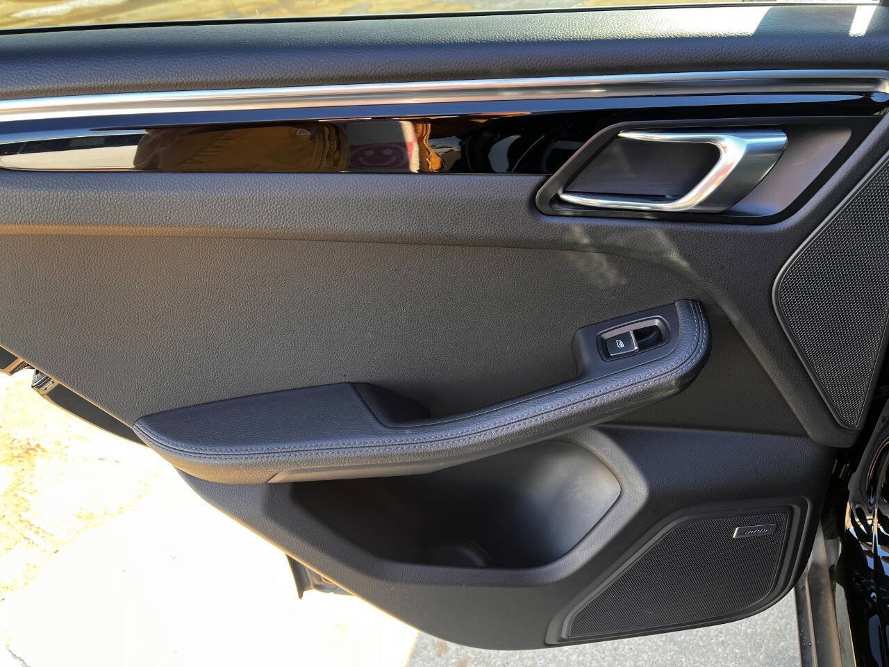 Used 2020 Porsche Macan image 17