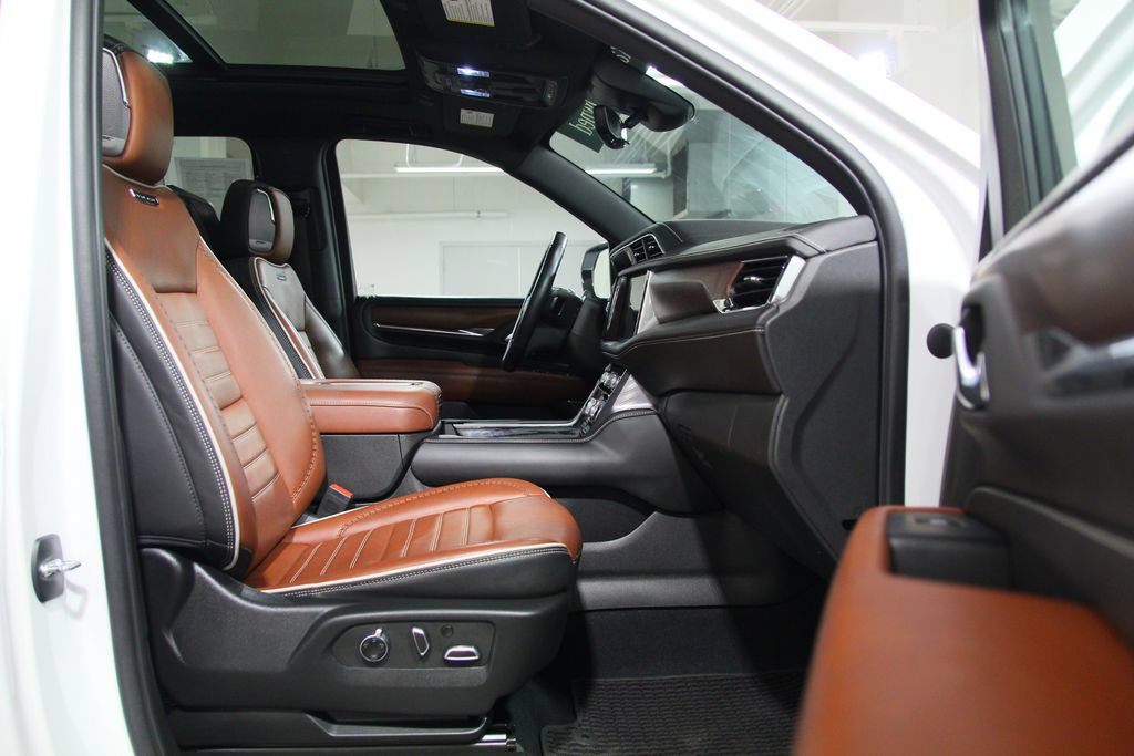 Used 2023 GMC Yukon XL Denali Ultimate AWD/4WD image 20