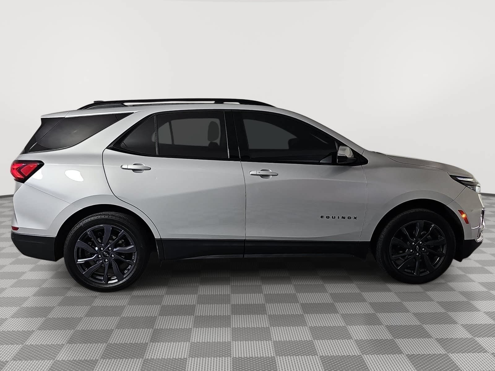 Used 2022 Chevrolet Equinox RS w/ RS Leather Package AWD/4WD image 9