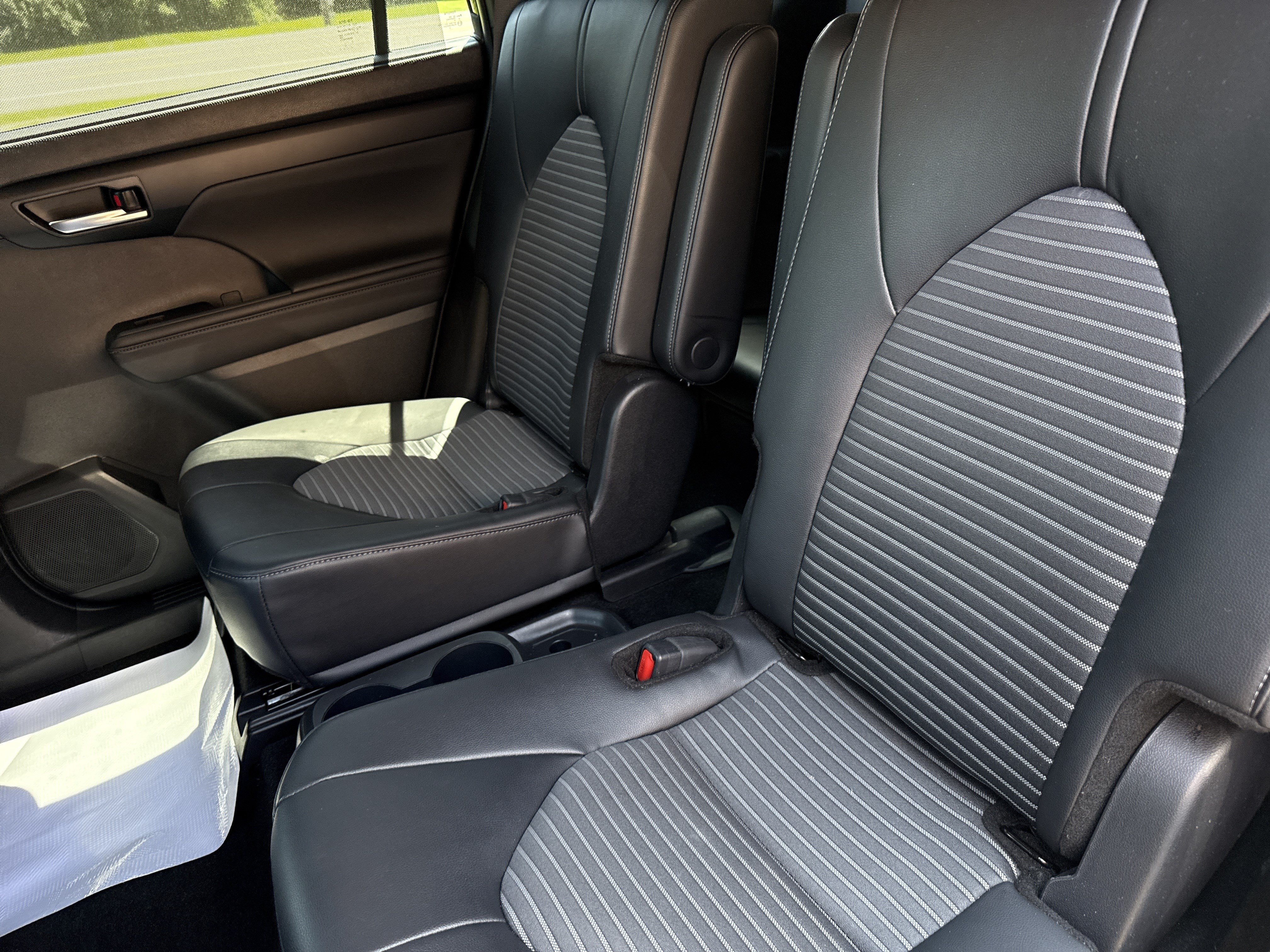 Used 2025 Toyota Highlander XSE AWD/4WD image 13