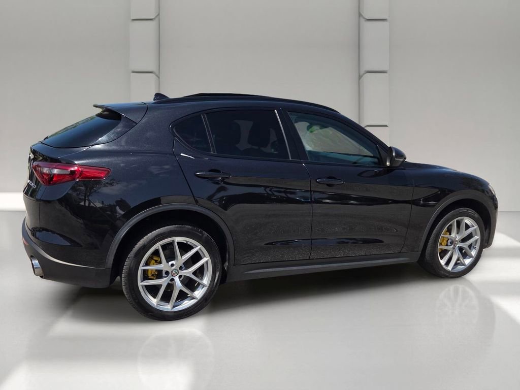 Used 2019 Alfa Romeo Stelvio Sport w/ Quick Order Package 22J Sport AWD/4WD image 5